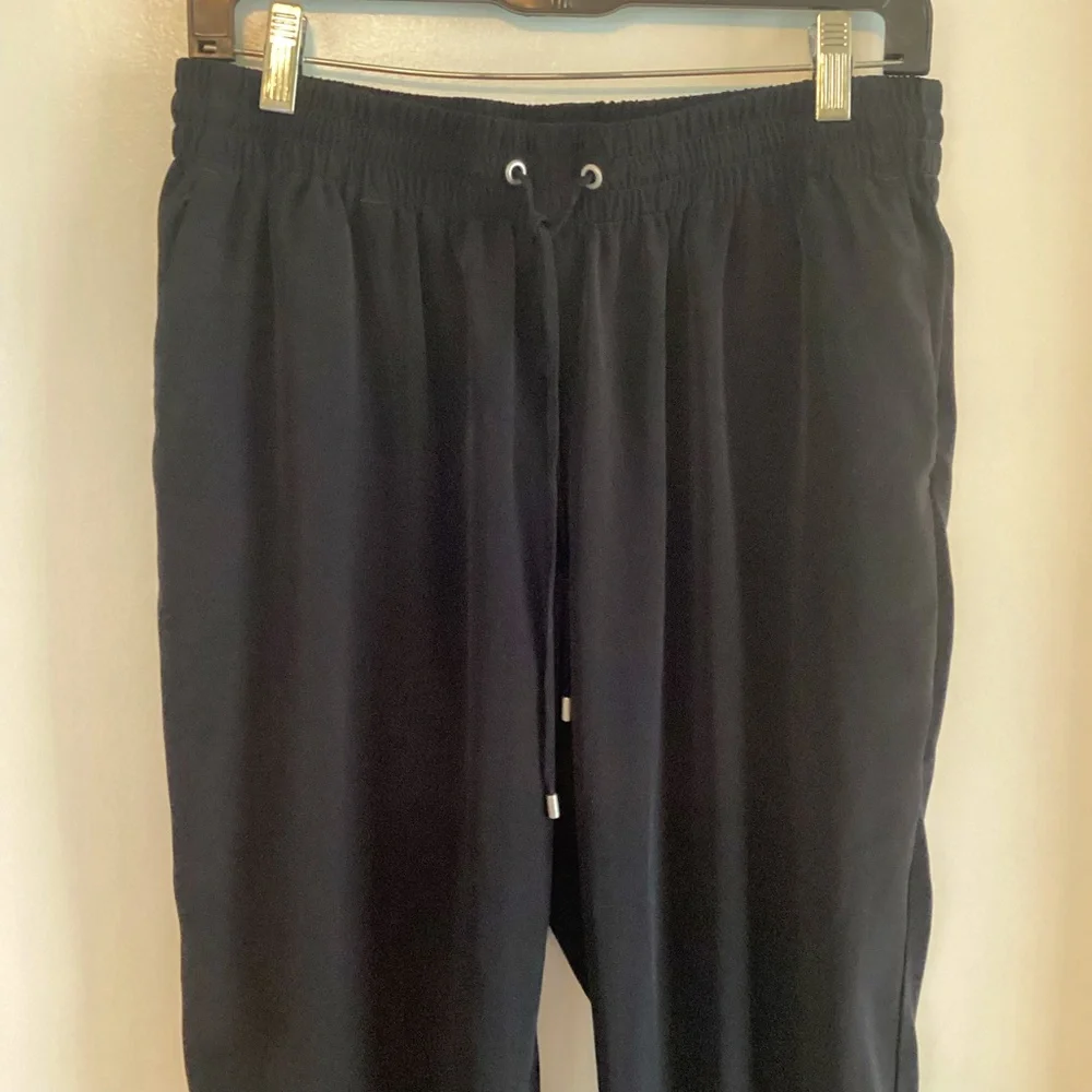 EXPRESS Black Dressy ANKLE Mid Rise Elastic Waist Jogger Type Silky Pants! Med